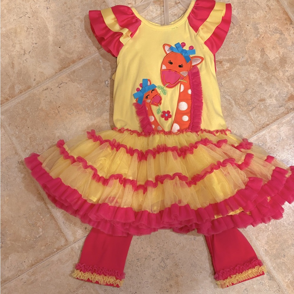 Pink and yellow giraffe set